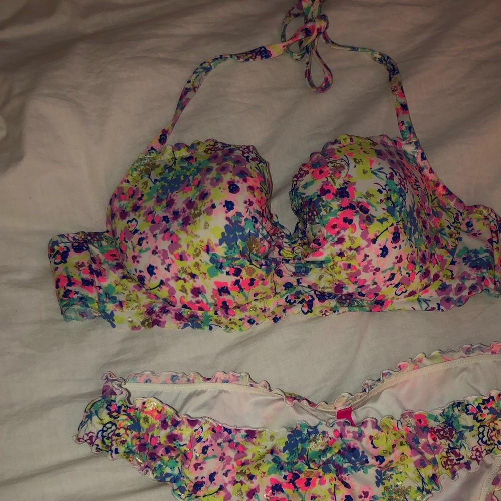 Victoria’s Secret swimsuit TOP !